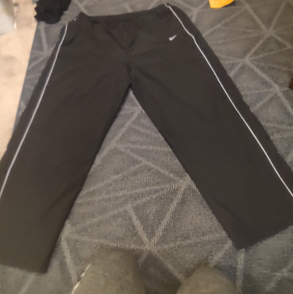 XL Nike Windpants